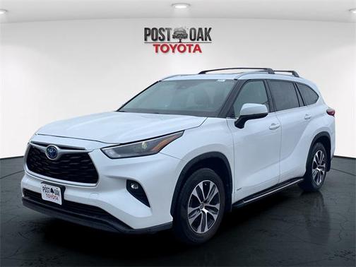 2022 Toyota Highlander Hybrid XLE
