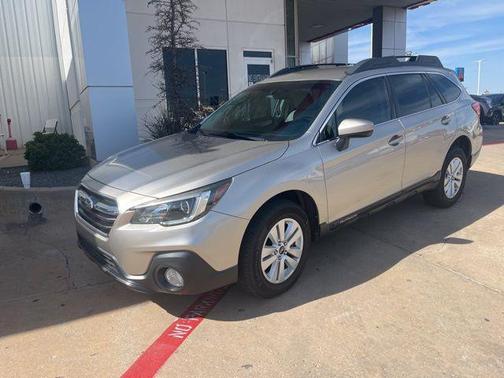 Tungsten Metallic 2018 Subaru Outback 2.5i Premium