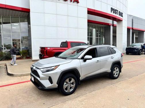 2024 Toyota RAV4 Hybrid XLE