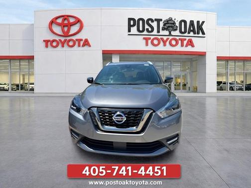 Gun Metallic 2020 Nissan Kicks SR