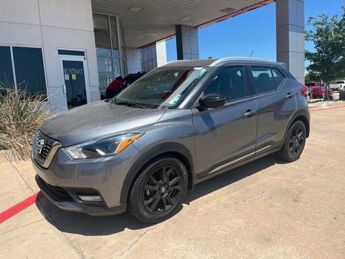 Gun Metallic 2020 Nissan Kicks SR