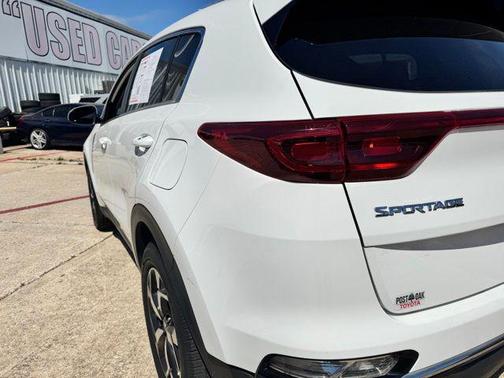 Clear White 2020 Kia Sportage LX