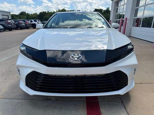 Ice 2025 Toyota Camry LE