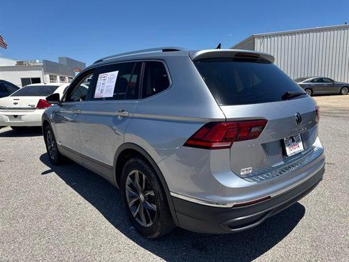 Pyrite Silver Metallic 2023 Volkswagen Tiguan 2.0T SE