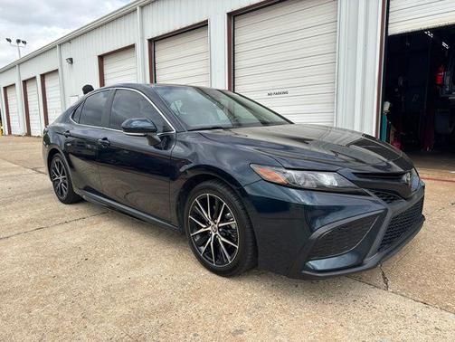 Galactic Aqua Mica 2021 Toyota Camry SE