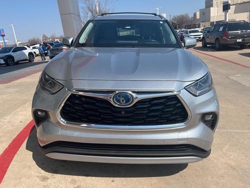 2021 Toyota Highlander Hybrid Platinum