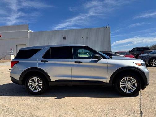 2022 Ford Explorer Base