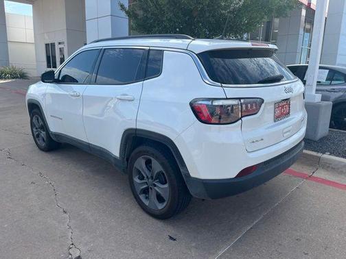 Bright White Clearcoat 2022 Jeep Compass Latitude Lux
