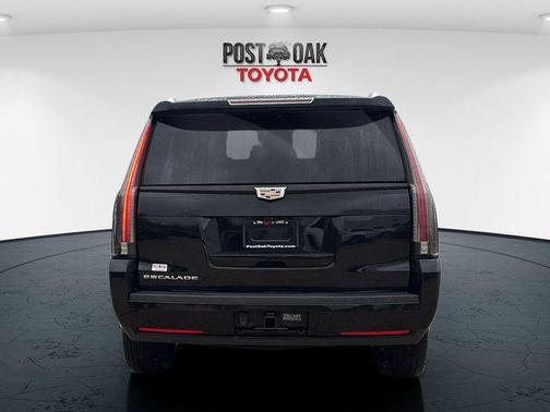 2020 Cadillac Escalade Luxury