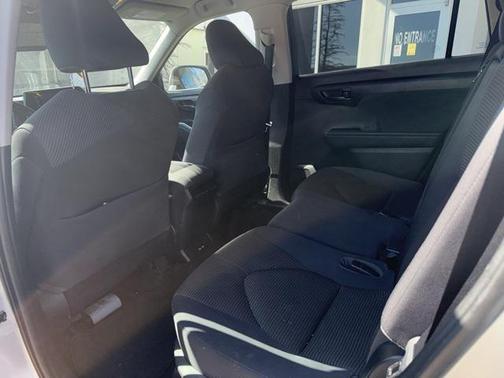 2020 Toyota Highlander LE