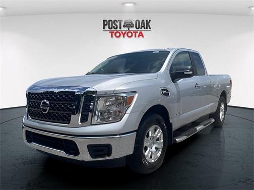 2017 Nissan Titan SV