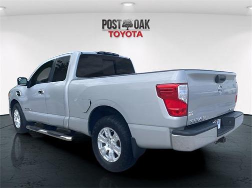 2017 Nissan Titan SV