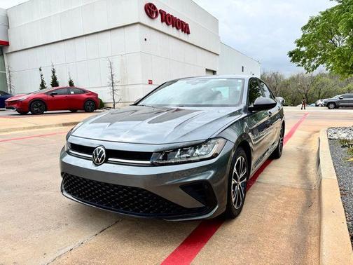 Platinum Gray Metallic 2025 Volkswagen Jetta 1.5T Sport