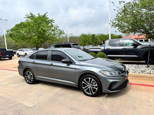 Platinum Gray Metallic 2025 Volkswagen Jetta 1.5T Sport