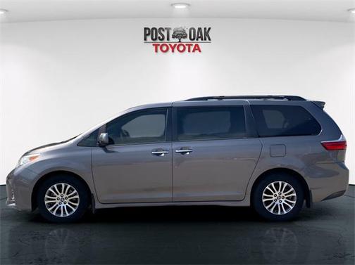 2020 Toyota Sienna XLE