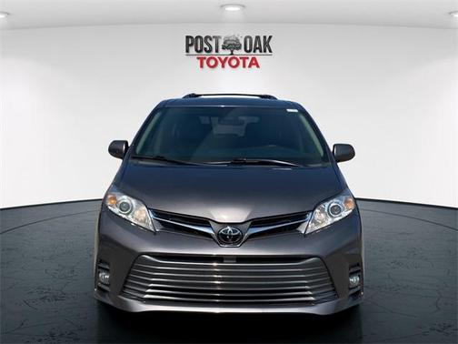2020 Toyota Sienna XLE