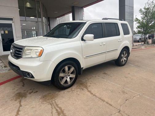 White 2015 Honda Pilot Touring