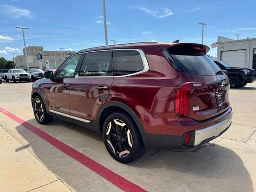 Dawning Red 2023 Kia Telluride S