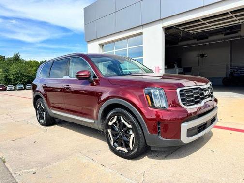 Dawning Red 2023 Kia Telluride S