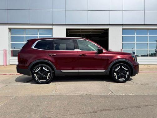 Dawning Red 2023 Kia Telluride S