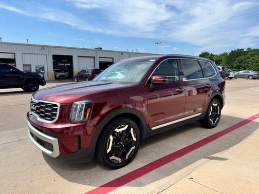 Dawning Red 2023 Kia Telluride S