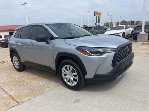 0d10 2025 Toyota Corolla Cross L