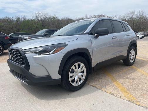 0d10 2025 Toyota Corolla Cross L