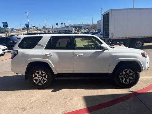 2024 Toyota 4Runner TRD Off Road