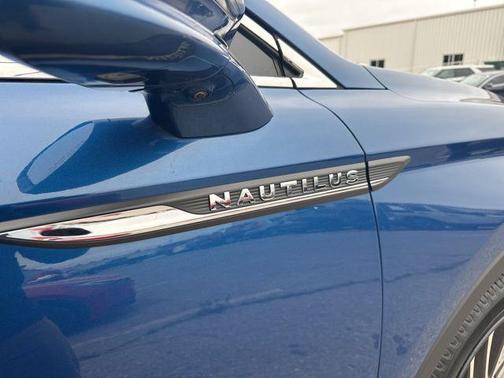 Artisan Blue 2020 Lincoln Nautilus Reserve