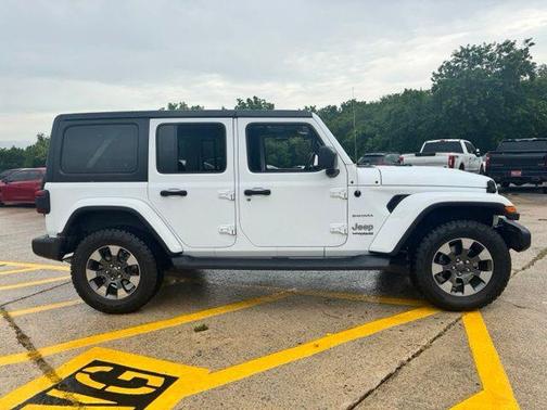 Bright White Clearcoat 2018 Jeep Wrangler Unlimited Sahara