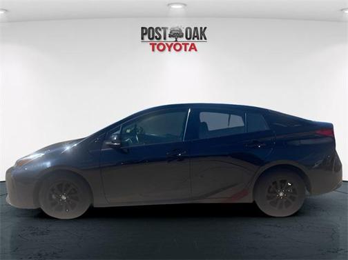 2022 Toyota Prius L