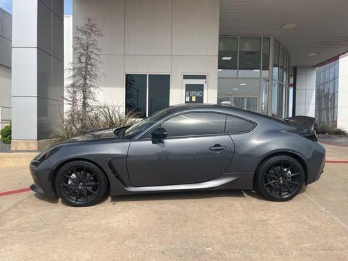 Pavement 2023 Toyota GR86 Premium