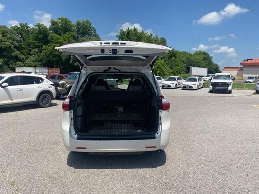 2019 Toyota Sienna XLE