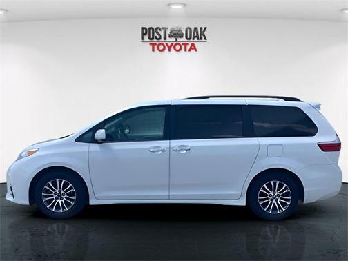 2019 Toyota Sienna XLE