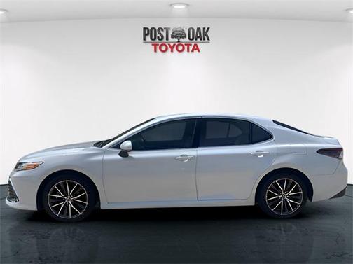 2023 Toyota Camry Hybrid XLE