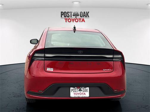 2026 Toyota Prius Plug-In Hybrid SE