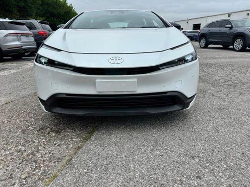 Pearl 2014 Toyota Prius Two