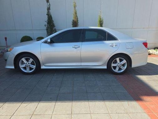 Classic Silver Metallic 2012 Toyota Camry SE