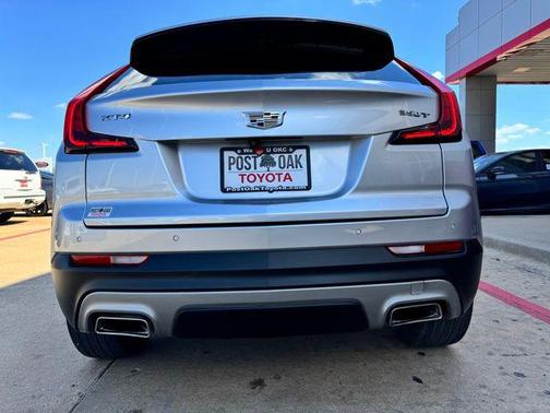 Radiant Silver Metallic 2020 Cadillac XT4 Premium Luxury