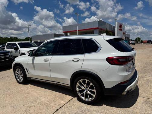 Alpine White 2020 BMW X5 sDrive40i