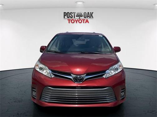 2020 Toyota Sienna XLE