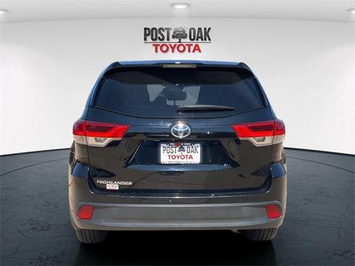 2019 Toyota Highlander LE I4