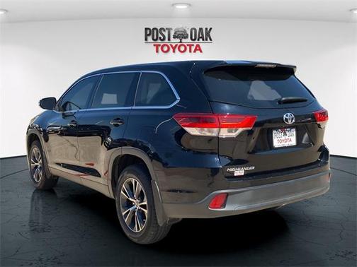 2019 Toyota Highlander LE I4