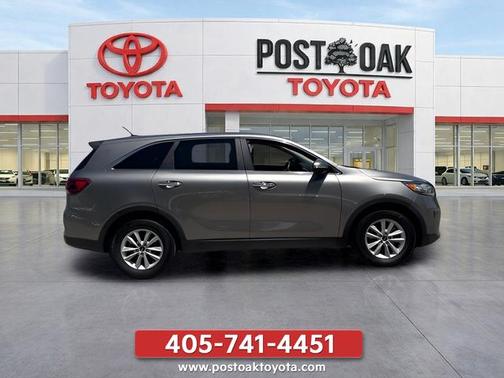 Titanium Silver 2019 Kia Sorento LX