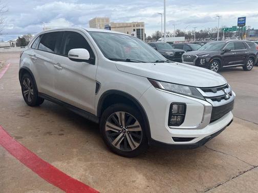 2020 Mitsubishi Outlander Sport SE