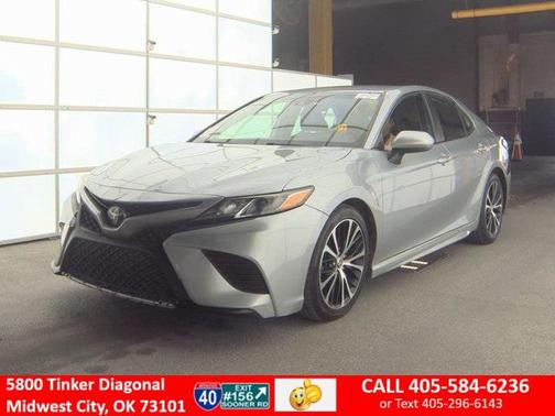 2020 Toyota Camry SE