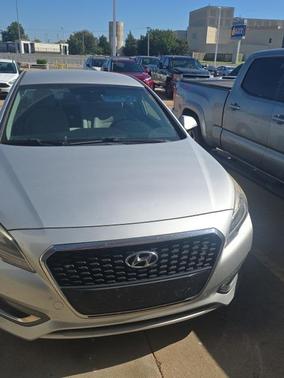 2017 Hyundai SONATA Hybrid SE