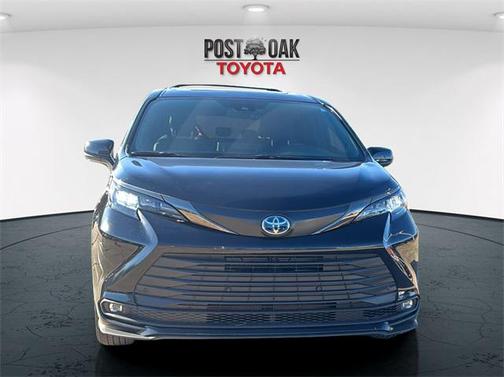 2024 Toyota Sienna Woodland Edition