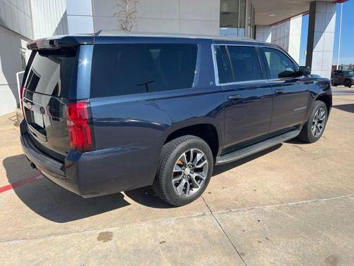 Blue Velvet Metallic 2017 Chevrolet Suburban LT