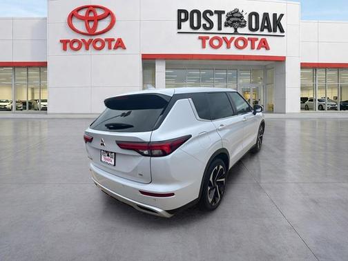 2022 Mitsubishi Outlander SE